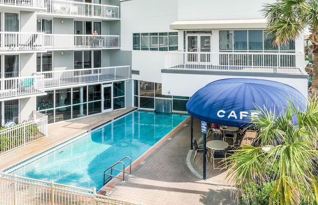 Pelican Beach Resort 2006 - Photo 27