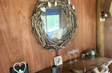 Kingfisher Riverside Glamping with private hot tub - Foto 13