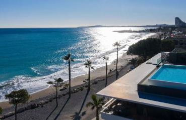 Appartement climatisé les pieds dans l'eau pour 6 personnes avec 1 suite parentale, 1 chambre double et 1 mini chambre Piscine sur le toit clim garage - Foto 8