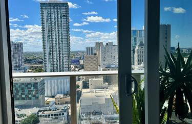 Art-filled Loft 180 Views, Rooftop Pool, Parking - Foto 16