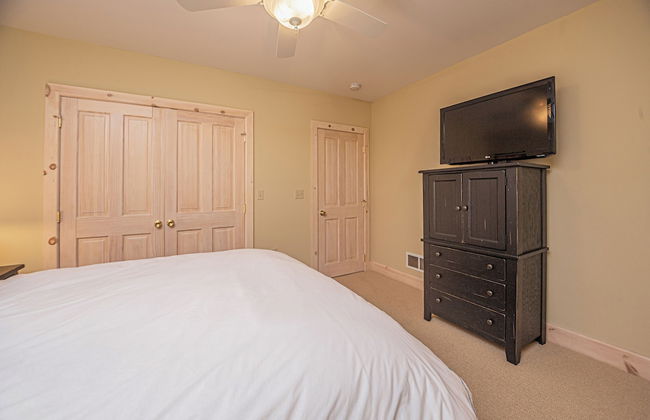 Play-a-way Chalet by Taylor Made Deep Creek - Photo 21