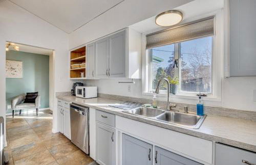 4 Mi to Riverwalk and CSU Pueblo! Home with Sunroom - Foto 10