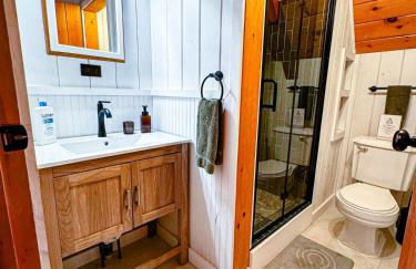 Nine Sides Lodge- Cozy A-Frame makes base camp for ADK Adventures - Foto 36