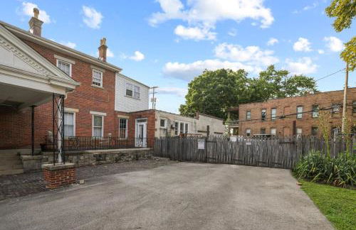 Spacious Historic 8-Bedroom Manor in Short North - Perfect for Large Groups - Foto 10