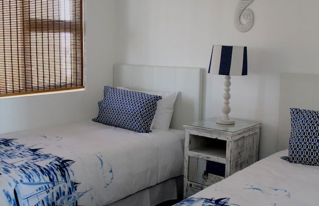 Stay Spectacular - Photo 7