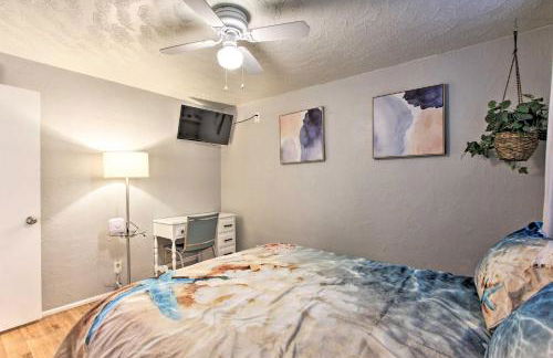 Hot Tub and Theater Room Tropical Springfield Home - Foto 16