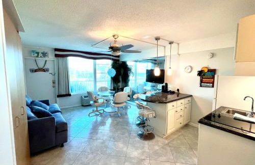 3rd Floor Balcony Beach View Studio Condo in the Beach Club - Foto 5