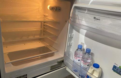 Modern Spacious 1 Bed Apartment with Free Parking in Trendy Inner London Suburb 15 mins walk to Victoria Line Underground then 20 mins to Oxford Street "West End of London" or 10 mins walk to Overground and 10 mins to London Liverpool St "City of London" - Foto 67