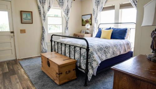 Stay on a 350-acre Cattle Ranch! Brazos River! Tubing! Petting zoo! - Foto 2