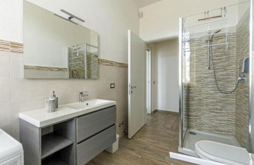 Milano Malpensa 2 min - Suite With Wifi, AC, Free Park - Foto 8