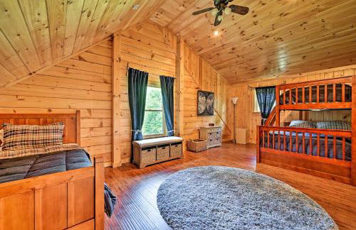 Private Chester Home with Deck, Mins to Skiing! - Photo 16