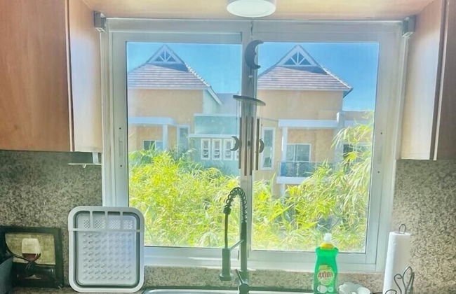 2 Minutes Walk to Beach Huge 3 bdrm Condo with Pool - Photo 37