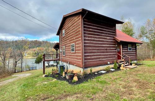 Watauga Lake Retreat Cozy family cabin Sleeps 8 - Photo 15