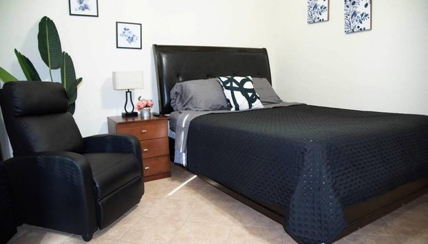 1 Min to University UTRGV 2BD 2BT town suite - Foto 2, Zimmer