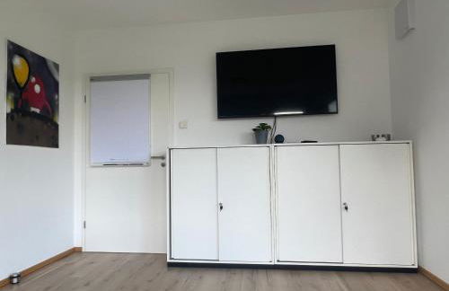Helle, moderne Wohnung im Grünen - Foto 11