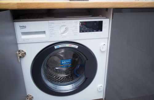 Bridge Court by Sterling Edge Apartments - Luxury Aparthotel - Stylish 1-bed Apartments - Balcony with Canal View or Private Garden - Free Parking - Foto 75