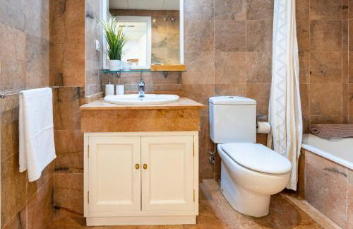 Spectacular Penthouse Puente Romano - Foto 24