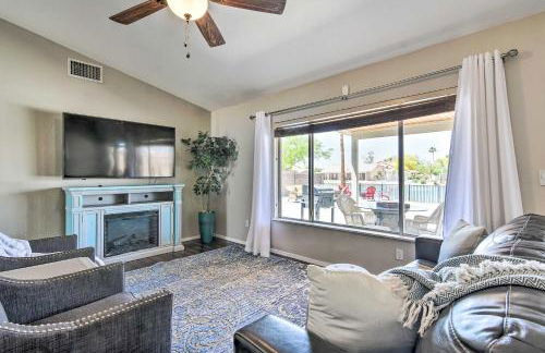 Mod Casa Grande Home with Patio on the Water! - Foto 6