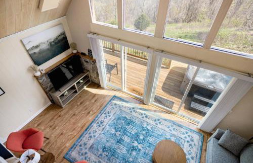 Lofted chalet cabin w hot tub fire pit & views - Foto 7