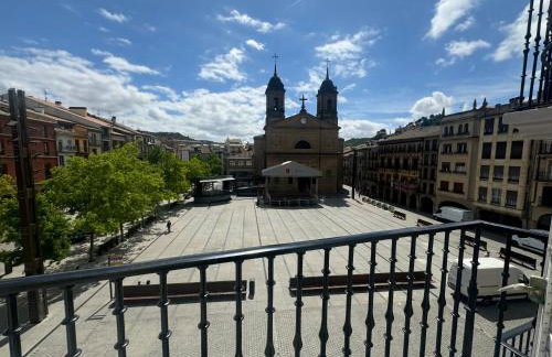 Erdizka, céntrico apartamento turístico con la mejor vista Plaza de los Fueros - Photo 18