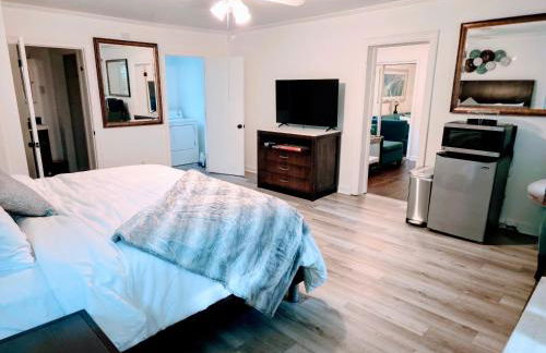 Cozy 4 bedroom home & Large Fenced Yard - Foto 9