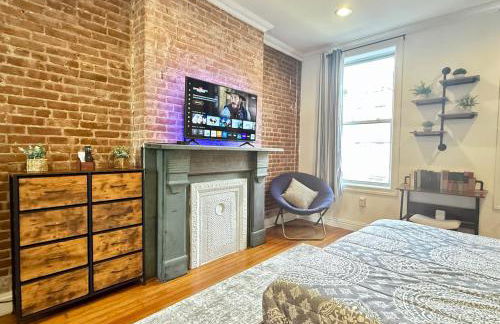 Large Home - Great Location - 15 Minutes to NYC - Foto 27