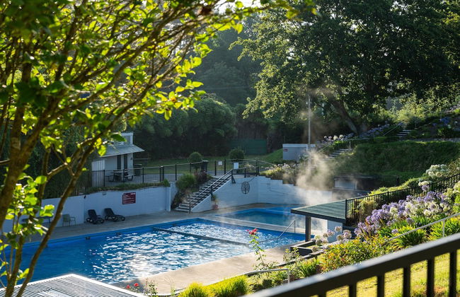 Opal Hot Springs & Holiday Park - Photo 1