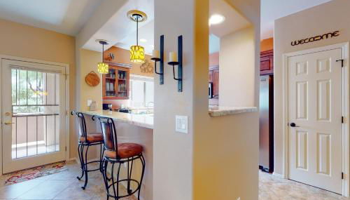 Snowbird-friendly condo with heated pool, gym, grill, patio, pool spa, clubhouse - Foto 5