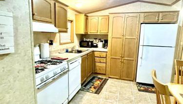 All Season Fun and Cozy Home in Island Falls, ME - Foto 3