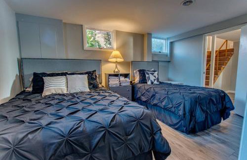 Waterfront retreat w/ wraparound deck & BBQ - Foto 9