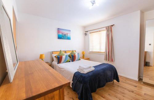 London Stratford - Spacious 2 bed flat with secured parking & private garden - Foto 4