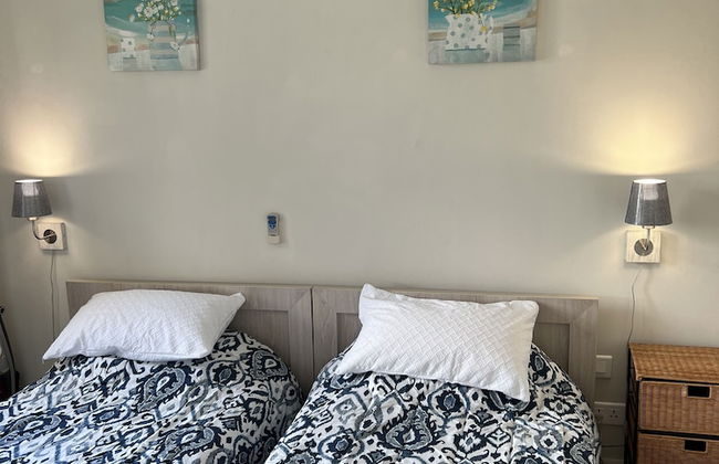 Immaculate Two Beds Luxury Marina Apartment - Photo 2