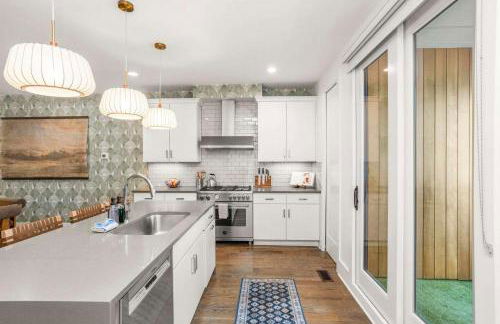 CHARM Near Broadway in Walkable 8th Ave S - Foto 17