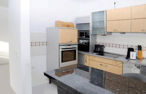 Traumhafte Kurstadt Apt Moderne 2ZKB Balkon P-Platz 7-24 Flexible Check-in - Foto 7