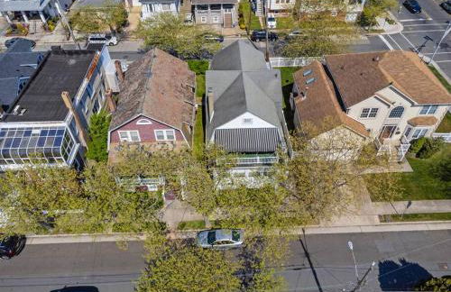 5BR 3BA Family Retreat 2 Blocks from Beach - Foto 43