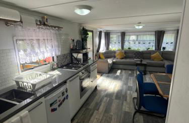 Unique Caravan with Outdoor Space - Foto 20