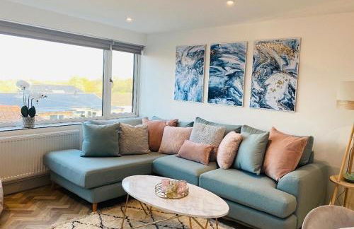 Lees Lookout Holt ,2 bedroom luxury apartment with private parking - Foto 1