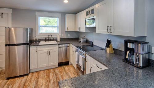 Quaint Cottage with Private Pool-Walk to Everything - Foto 4