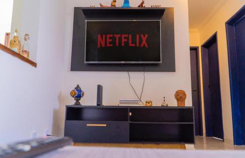 apartamento vista mar 2 quartos estacionamento gratis Netflix e self check in - Foto 6