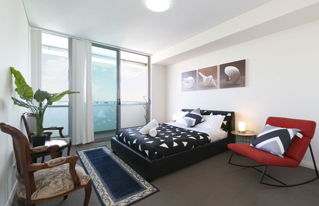 Penthouse near Airport & CBD - Photo 7