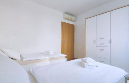 Kruge - 3 bedroom apartment & private garage - Photo 8