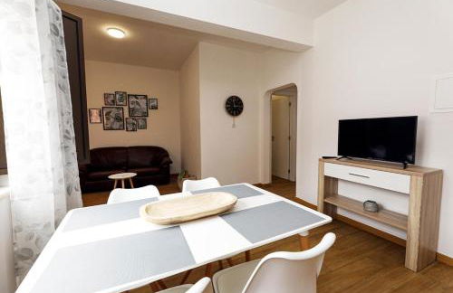 B87 - Windmill 2 Bed Apartment in Odiaxere - Foto 8