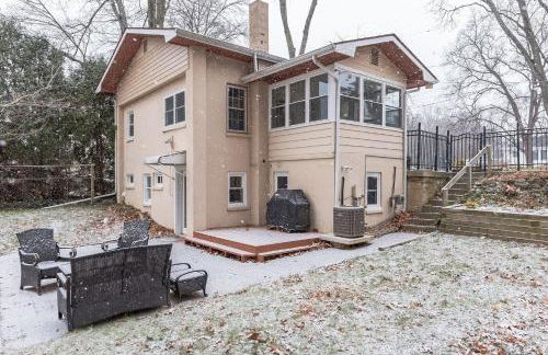 Amazing Lakefront Retreat On Long Lake! 2 Bedroom Home by RedAwning - Foto 78