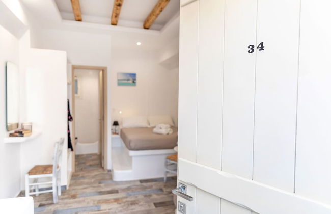 Depis Luxury Suites - Photo 12