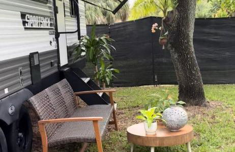 Modern Luxury RV Retreat, Your Cozy Tiny Home - Foto 21