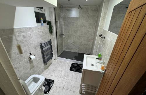 Cosy 5 Bedroom Central Birmingham - Photo 12