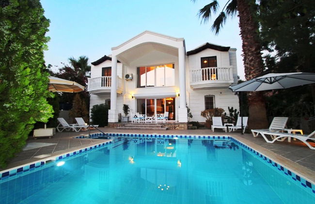 Villa Center - Foto 1