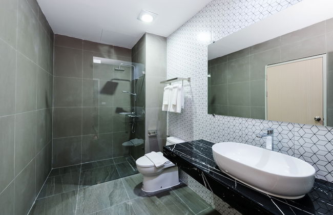 College Haus - Photo 24