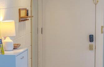 Beachfront Studio w Amazing Views - Photo 23