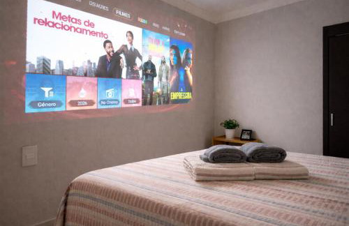 Apartamento Espaçoso e Completo com 3 Quartos - 2 Banheiros - Até 6 Pessoas - Check-in Automático 24h - Garagem Coberta - Foto 3